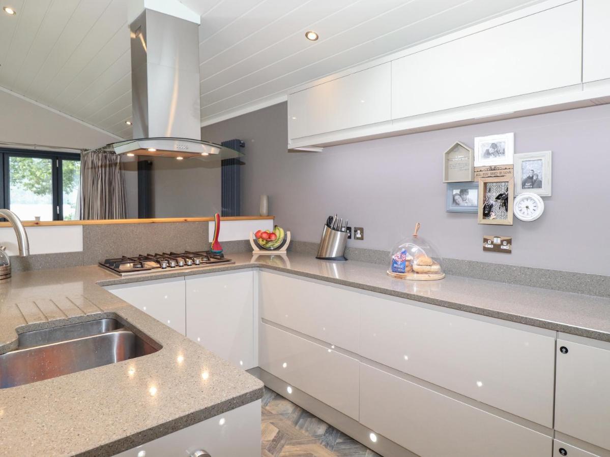 Loubi'S Lakeside Lodge Windermere Luaran gambar